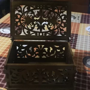 Декоративная коробка с крышкой