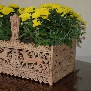 Замысловатая корзина с лепниной