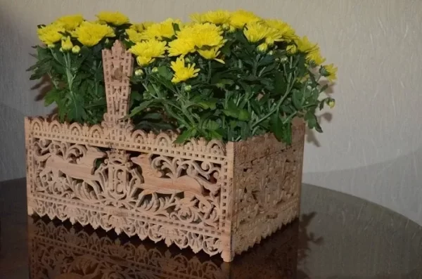 Замысловатая корзина с лепниной