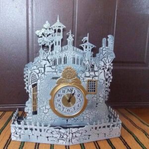 Часы старинный замок