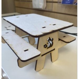 Игрушечный стол для пикника
