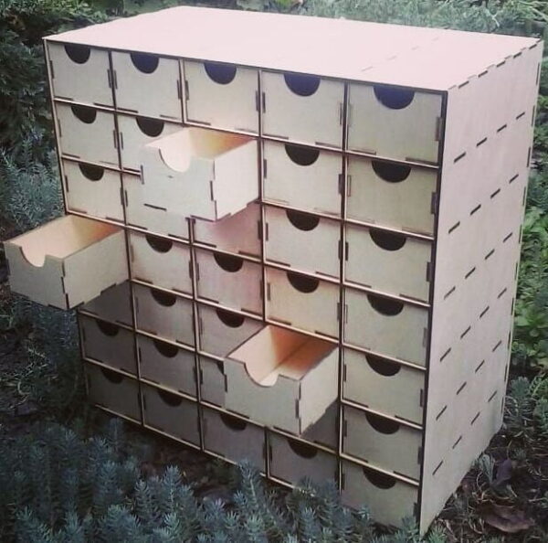 Комод с ящиками