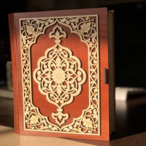 Декоративная коробка в форме книги