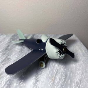 Игрушка самолёт из кожи