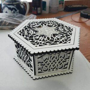 Шестиугольная шкатулка с крышкой