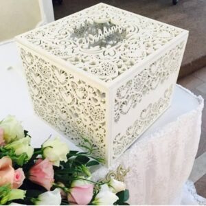 Свадебная коробка с сердечками